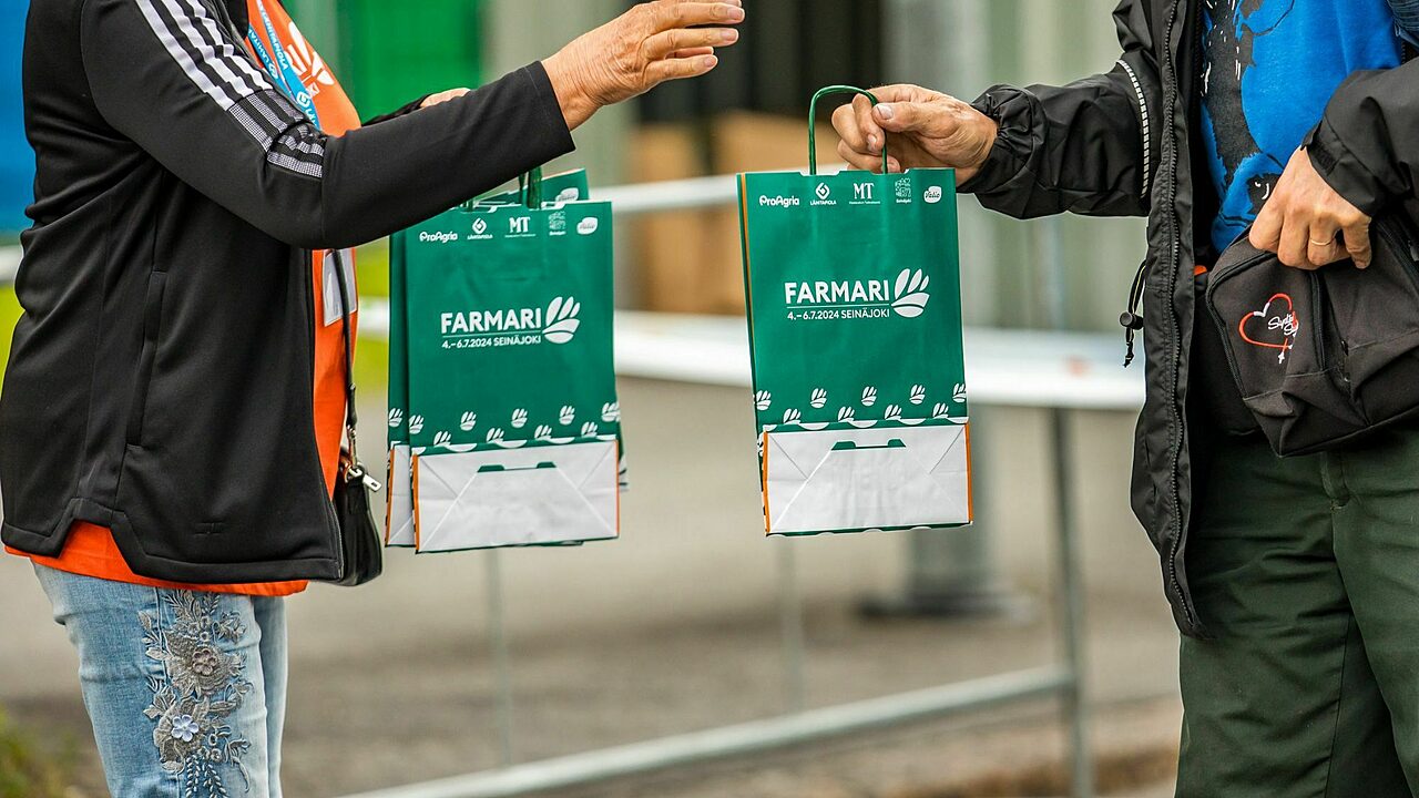 Talkoolaiset Farmarissa 2